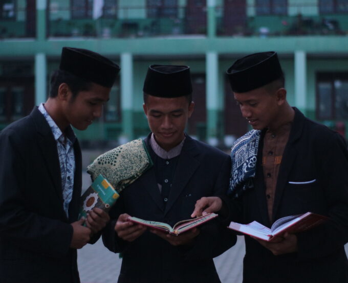 Pentingnya Penanaman Nilai Al-Qur'an pada Anak Sejak Dini